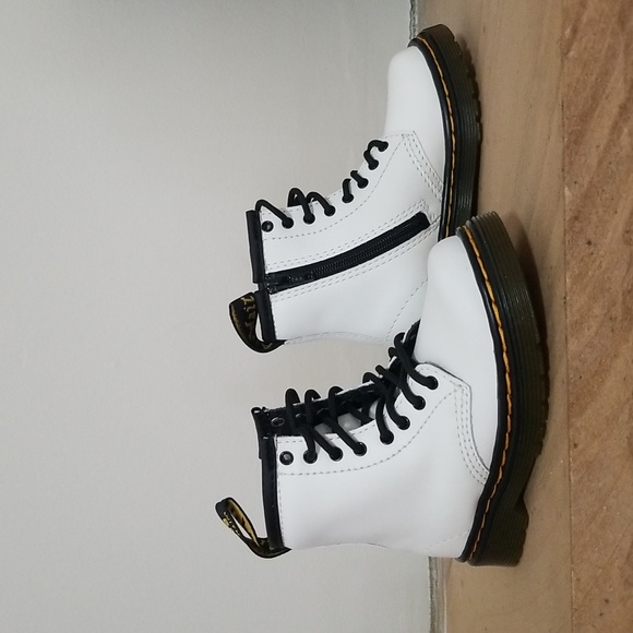 NEW! Dr. Martens 1460 8-Eye Boot - Little Kid - White sz 7 NWT Price Firm - Picture 10 of 11